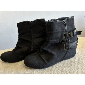 Mudd Women's Black Ankle Boots Zipper up with straps 9M Flat Heels